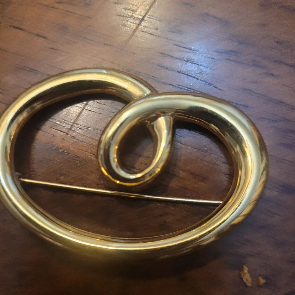 Goldtone Spiral Brooch Set Of 2 - Picture 4 of 5